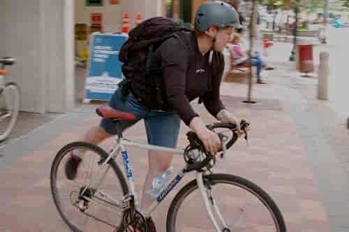 For Kassandra Sandaker and her team members, making deliveries by bicycle is icing on the cake. Photo: Hank Greer