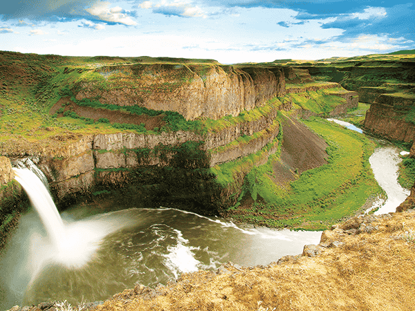Photo of Palouse Falls by Shallan Knowles.