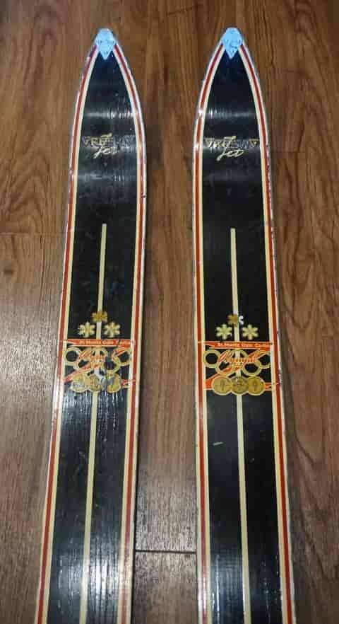 Vintage Gresvig Jets skis.